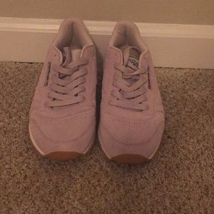 Light Purple Reebok Size Youth 6.5 SOLD SOLD